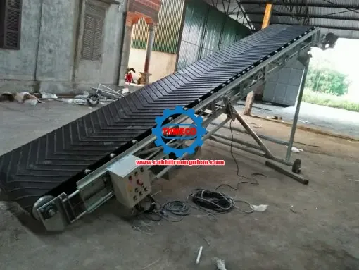 Băng tải PVC dùng cho hàng nhẹ, đóng gói và line thao tác thủ công